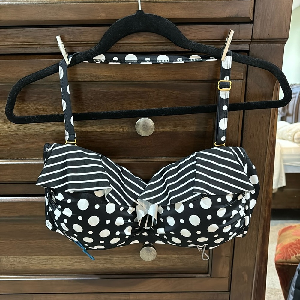 Bikini Top Size 18 Black with white Polka dots.